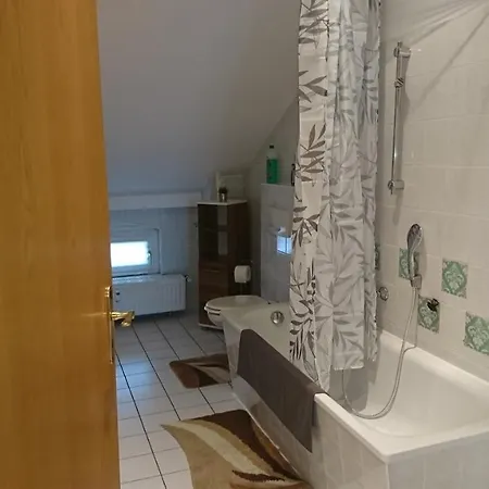 Schöne 2 Zimmer Wohnung Halle Ammendorf Apartment